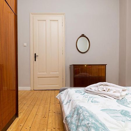 The Old Town Vintage 2-Bedroom Jewel By Flat Mаnager Пловдив Екстериор снимка